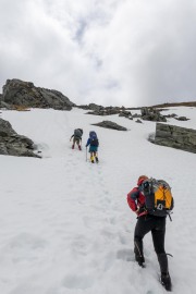 Annu takes the lead (Gillespie Pass Tramp Nov 2021)