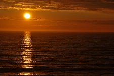 Midnight sun (Lafoten, Norway) resize