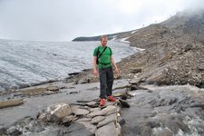 Cris crossing water (Glacier 3000 run) resize