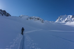 Crossing the Jamtalferner (Ski touring Jamtalhuette)