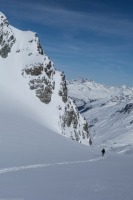 Looking down to Leonie (Ski touring Jamtalhuette)