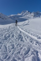 Starting to cross the Jamtalferner (Ski touring Jamtalhuette)