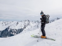 Cris about to ski down from the ski depot at Lampsenspitze (Multisport weekend in Austria March 2024)
