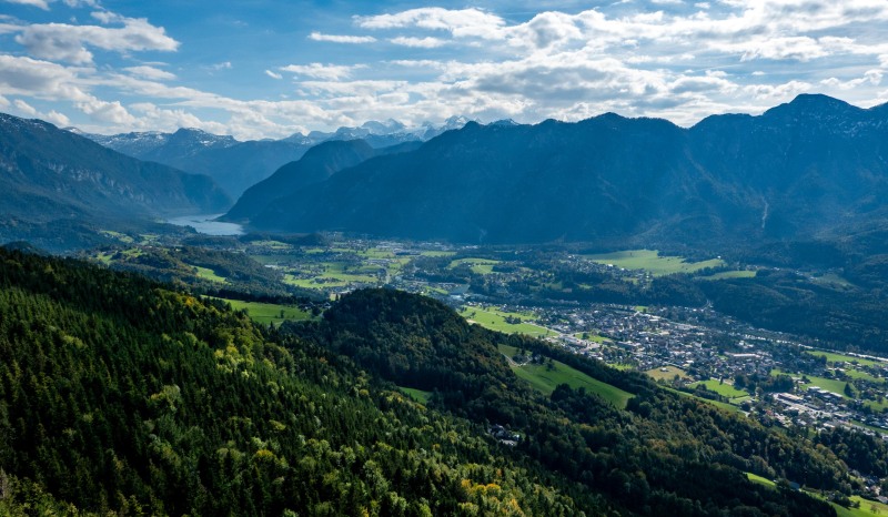 View down to the Hallstätter See (Autumn adventures Dachstein Sept 2024)