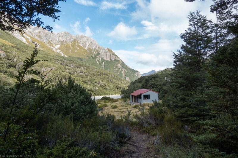 The Crow Hut (Avalanche Crow Tramp April 2021)