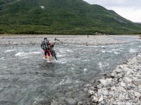 Cris carrying Katie\'s bike (Bikepacking Poulter Jan 2024)