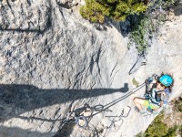 Ari on klettersteig (Cadi Challenge 2022)
