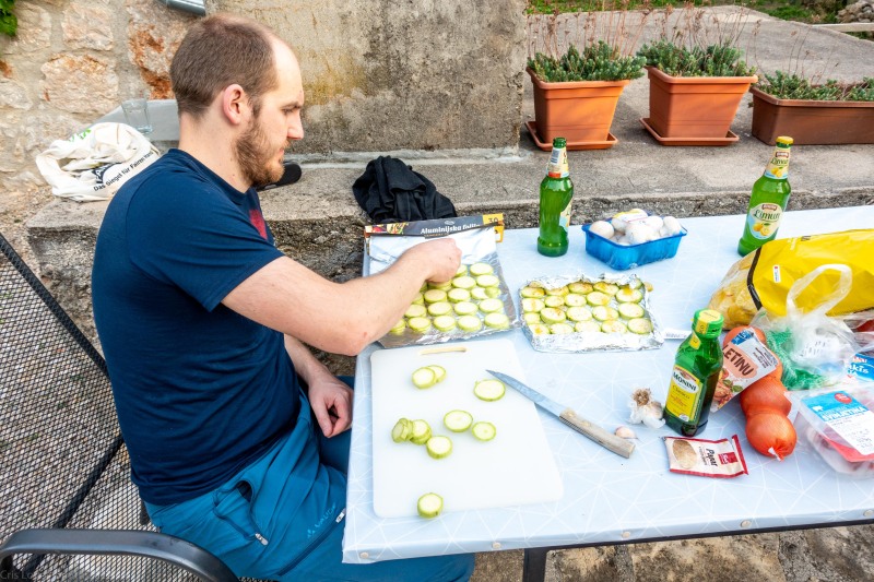 Johannes makes very German zuchini lines (Climbing Croatia Oct 2022)