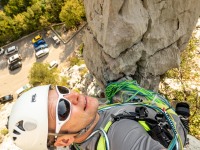 Cris starts up Nosrog (Climbing Croatia Oct 2022)