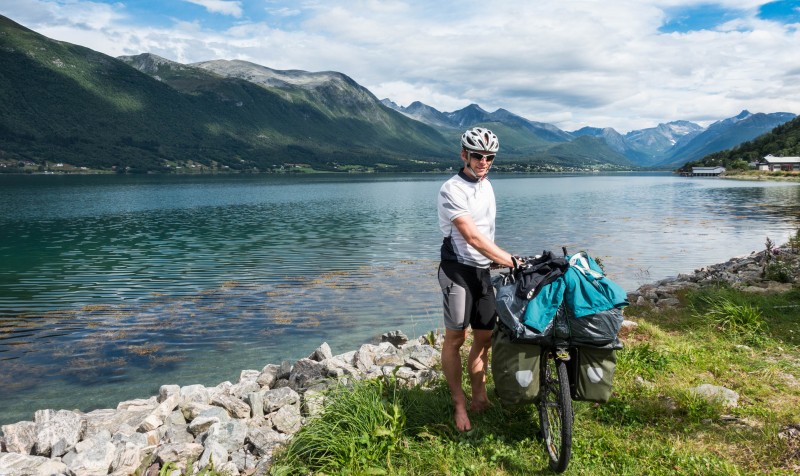 Cris at the sea (Cycle Touring Norway 2016)