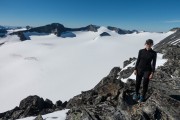 Leonie and snow below (Cycle Touring Norway 2016)