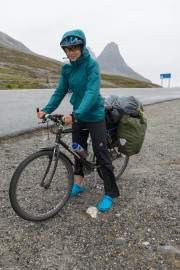 Leonie at the pass (Cycle Touring Norway 2016)