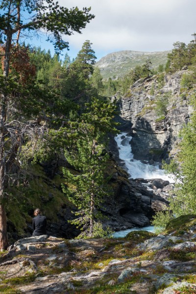 Leonie looking down at the river (Cycle Touring Norway 2016)