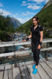 Leonie styling her crocs (Cycle Touring Norway 2016)