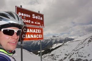 Cris at passo Sella (Cycling Dolomites)