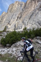 Thomas climbing 2 (Cycling  Dolomites)