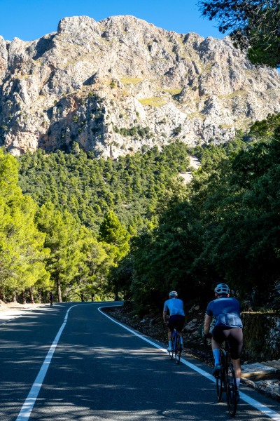 George and Johannes ahead (Cycling in Mallorca Oct 2025)