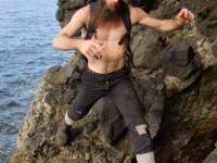 Pat navigates around the coast (Hen Island)