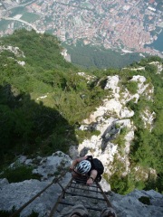 Cris on klettersteig ladder (Lago di Garda)