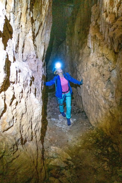 Ari looking up in the cave (Muntanyes de Prades Dec 2025)