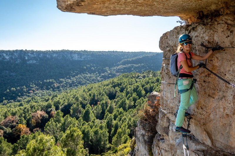 Ari on the ferrata (Muntanyes de Prades Dec 2025)