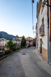 Outside near our Air BnB in Cornudella de Montsant (Muntanyes de Prades May 2022)