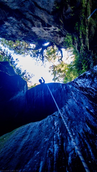 Abseiling Robinsons Creek (Canyoning Robinson Creek, Adventures with Craichel Jan 2022)