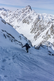 Ascending to the summit of the Hintere Jamspitze (Ski touring Jamtalhuette)