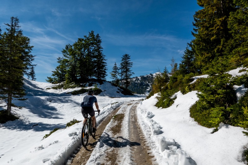 Cycling in snow (Autumn adventures Dachstein Sept 2024)