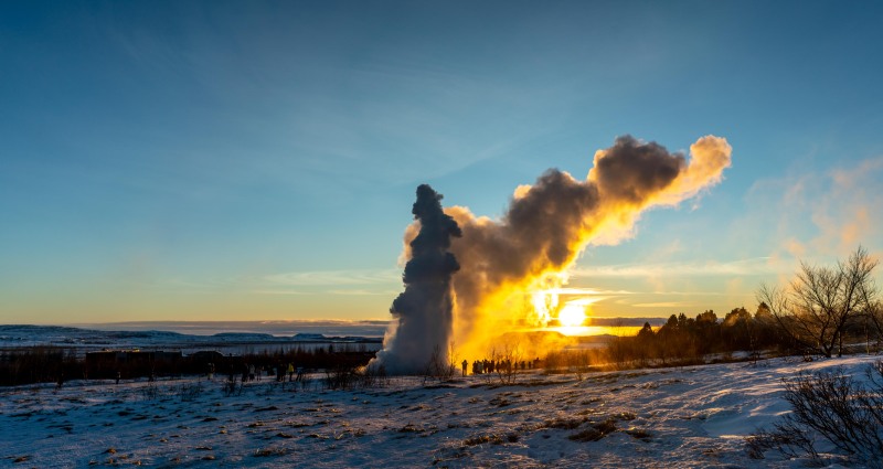 Eruption at sunset (Iceland January 2023)