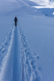 Heading over the Jamtalferner (Ski touring Jamtalhuette)