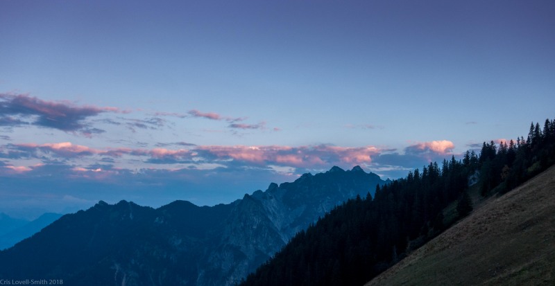 View of the neighbouring mountains (Three Sisters 2018)