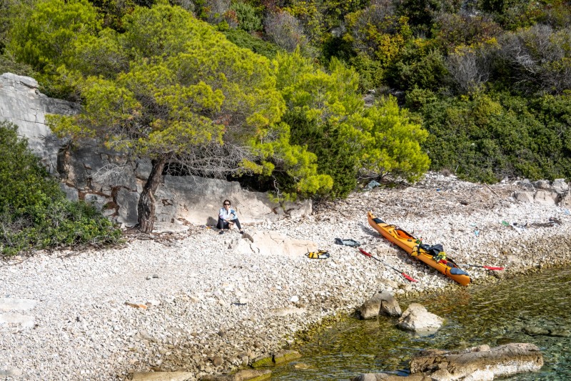 Taking a break on the island Tijat (Seakayaking Croatia Oct 2022)