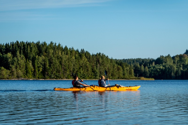 Phil and Julie kayak (Seakayaking Sweden, August 2024)