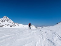 Milan at the saddle (Ski Touring Andorra April 2022)
