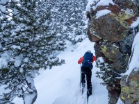 Milan battlingi through powder (Ski Touring Andorra April 2022)