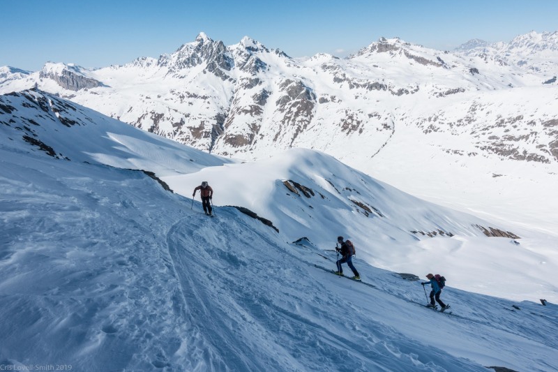 Ascending Juferhorn (Ski tourinig Avers March 2019)