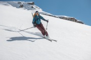 Birgit puts in a turn (Ski touring Avers March 2019)