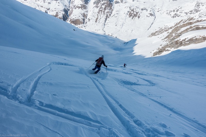 Descending (Ski tourinig Avers March 2019)