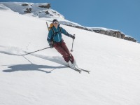 Birgit puts in a turn (Ski touring Avers March 2019)