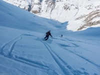 Descending (Ski tourinig Avers March 2019)