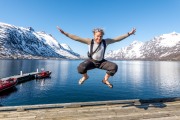 Cris doing some jumping (Ski Touring Tromso, April 2022)