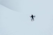 Descending in the white (Ski Touring Tromso, April 2022)