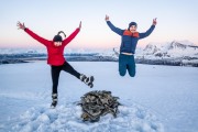 Unusual jumping techniques (Ski Touring Tromso, April 2022)