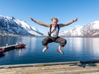 Cris doing some jumping (Ski Touring Tromso, April 2022)