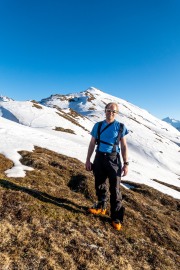 Cris and grass (Ski touring Weidener Huette March 2022)