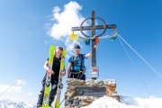 Elmar and Cris at the summit of Grafennsspitze (Ski touring Weidener Huette March 2022)