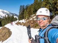 Cris is happy (Ski touring Weidener Huette March 2022)