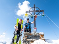 Elmar and Cris at the summit of Grafennsspitze (Ski touring Weidener Huette March 2022)