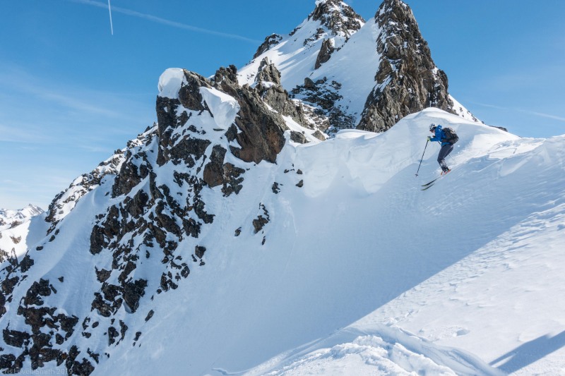 Johannes dropping into a couloir (Skitouring Kuehtai March 2019)